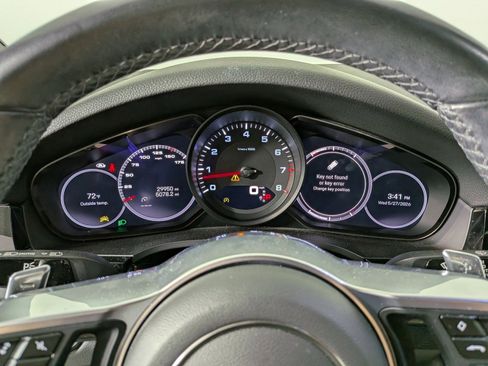 Certified 2023 Porsche Cayenne Platinum Edition AWD/4WD image 16