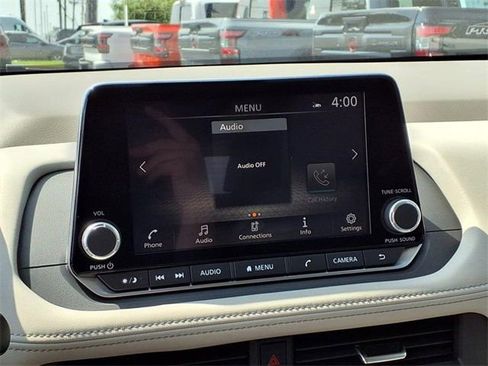 New 2025 Nissan Rogue SV image 13