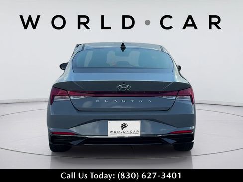Used 2022 Hyundai Elantra SEL w/ Convenience + Premium Package FWD image 15