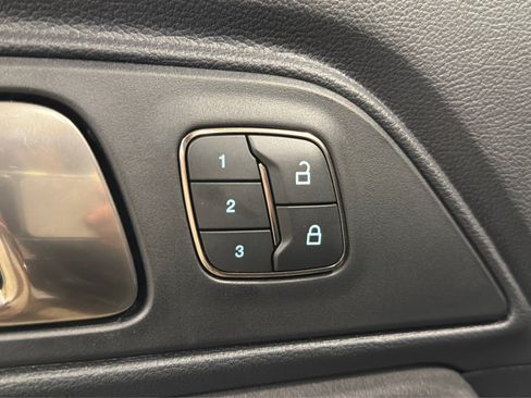 Used 2019 Ford Mustang Shelby GT350 w/ Technology Package RWD image 17