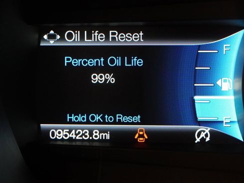 Used 2019 Ford Fusion SE image 4