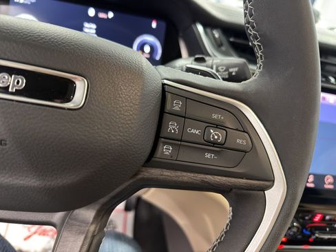 Used 2024 Jeep Grand Cherokee L Limited w/ Luxury Tech Group II image 25