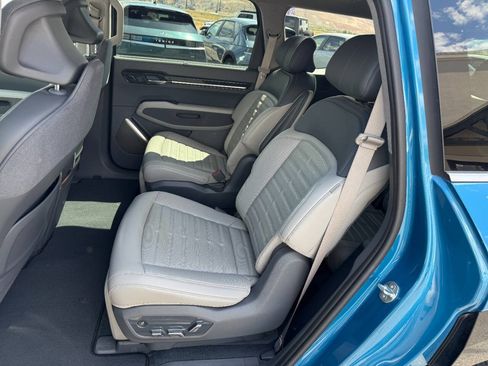 Used 2024 Kia EV9 Land AWD/4WD image 4