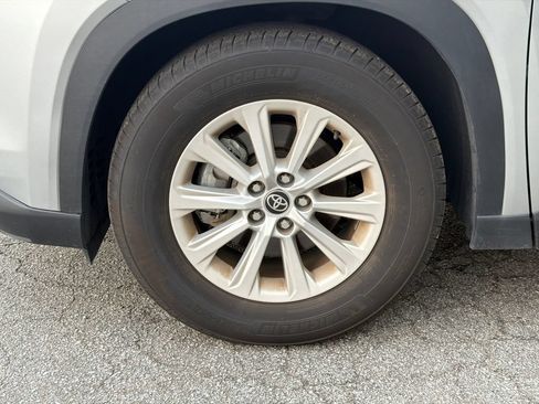 Used 2025 Toyota Grand Highlander FWD image 14