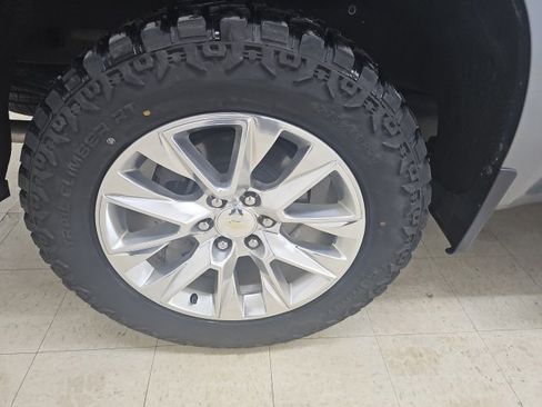 Used 2021 Chevrolet Silverado 1500 LTZ w/ LTZ Premium Package image 12