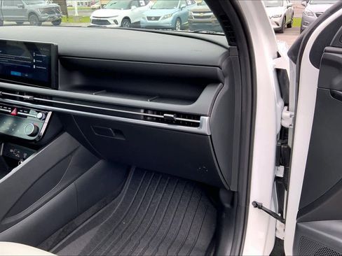 Used 2025 Hyundai Santa Cruz SEL FWD image 18