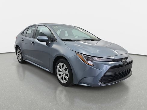 Used 2024 Toyota Corolla LE image 3