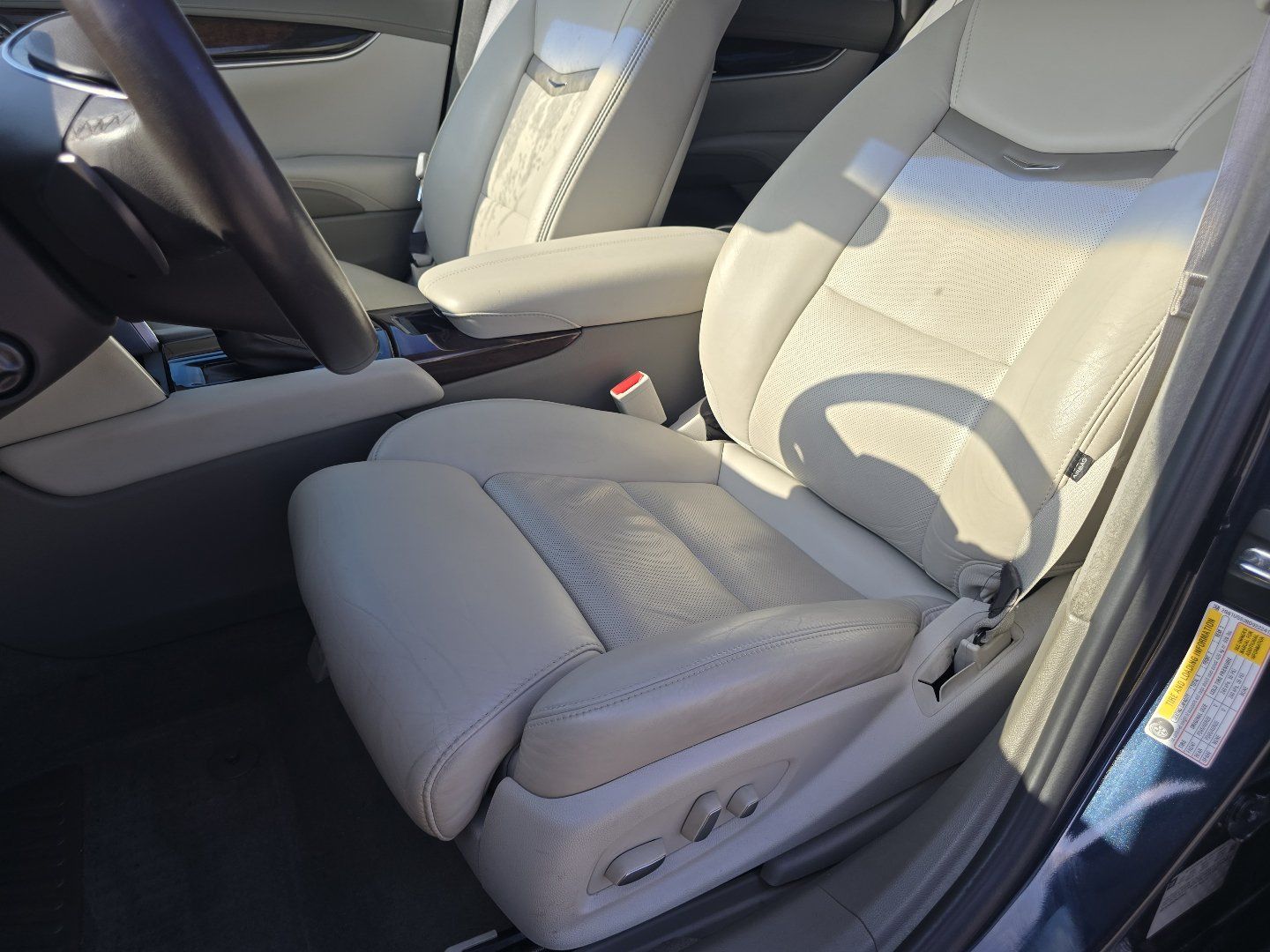 Used 2013 Cadillac XTS Platinum FWD image 24