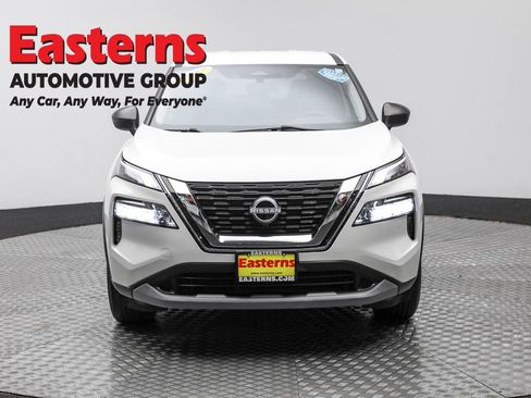 Used 2023 Nissan Rogue S image 2