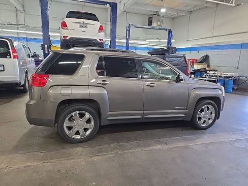Used 2010 GMC Terrain SLT w/ Cargo Package image 14