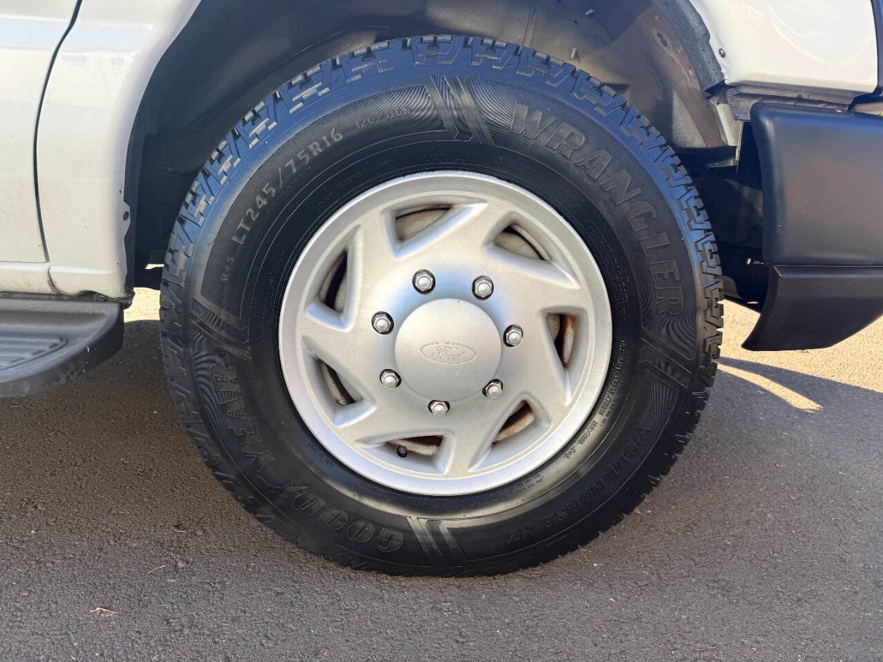 Used 2009 Ford E-350 and Econoline 350 XL RWD image 28