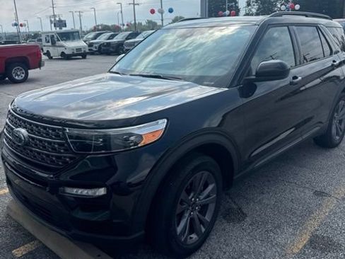 Used 2023 Ford Explorer XLT w/ Equipment Group 202A AWD/4WD image 1