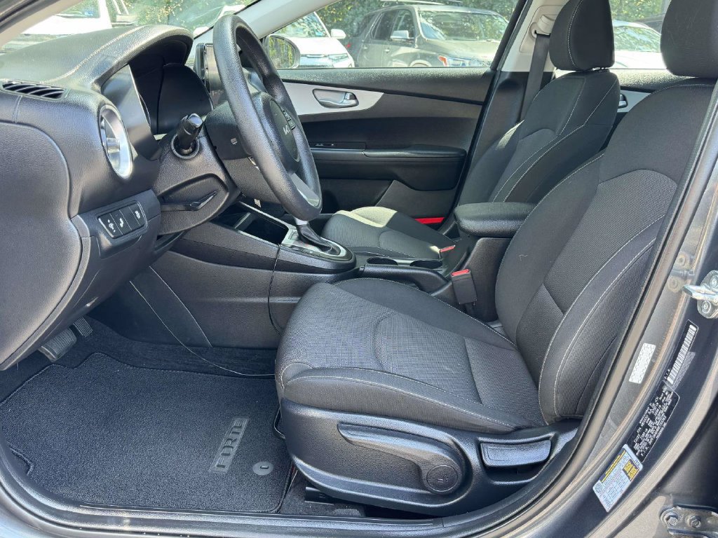 Used 2024 Kia Forte LXS w/ LXS Technology Package FWD image 21