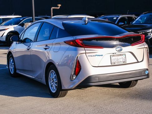Certified 2022 Toyota Prius Prime LE FWD image 6