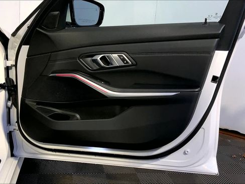 Used 2020 BMW 330i xDrive Sedan w/ Premium Package image 26