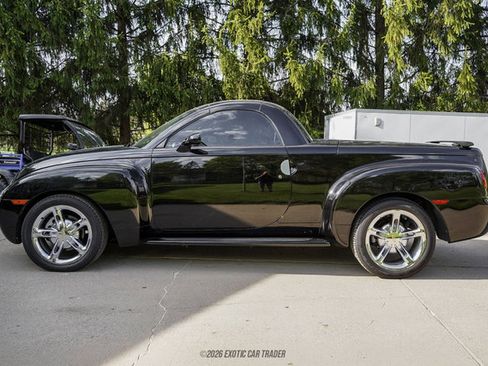 Used 2005 Chevrolet SSR w/ Preferred Equipment Group RWD image 22