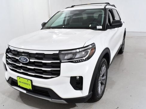 New 2026 Ford Explorer Active w/ Active Comfort Package AWD/4WD image 2