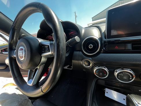 Used 2017 FIAT 124 Spider Lusso RWD image 16