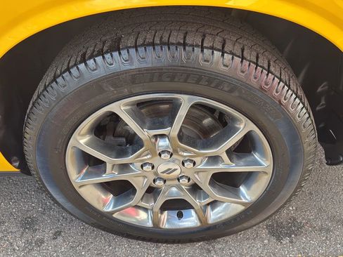 Used 2017 Dodge Challenger GT image 9