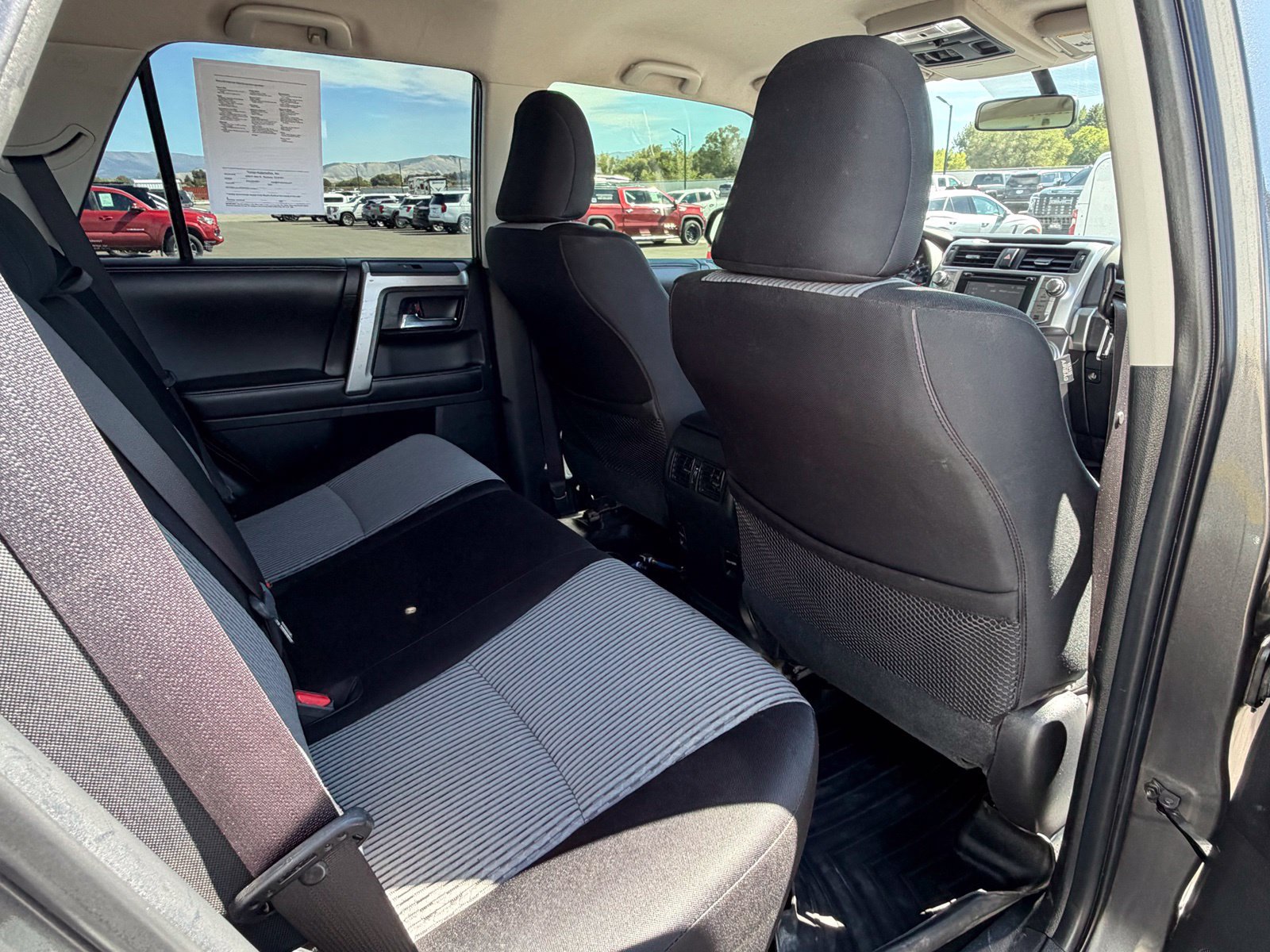 Used 2017 Toyota 4Runner SR5 AWD/4WD image 36