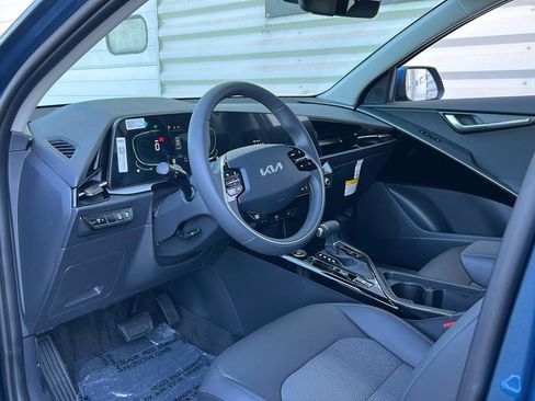 New 2025 Kia Niro EX image 10