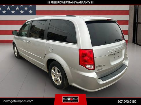 Used 2011 Dodge Grand Caravan Crew image 4