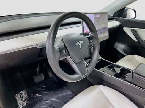 Used 2021 Tesla Model Y Long Range AWD/4WD image 9