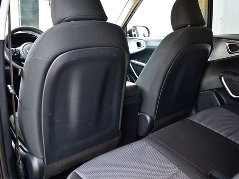 Used 2022 Kia Soul LX FWD image 21