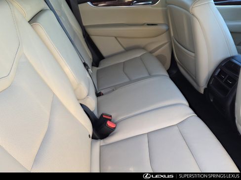 Used 2018 Cadillac XT5 Luxury w/ Driver Awareness Package image 30