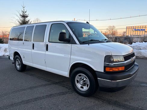 Used 2017 Chevrolet Express 2500 LT w/ LT Preferred Equipment Group image 13