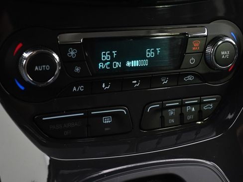 Used 2014 Ford Escape Titanium w/ Equipment Group 401A AWD/4WD image 31