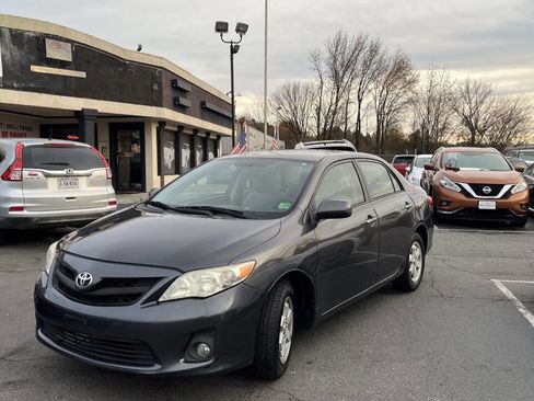 Used 2011 Toyota Corolla LE image 8