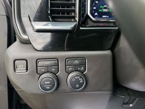 Used 2023 Chevrolet Silverado 1500 LT AWD/4WD image 33