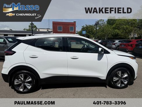 Certified 2023 Chevrolet Bolt EUV LT w/ Convenience Package FWD image 5