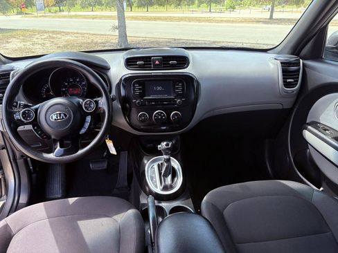 Used 2019 Kia Soul FWD image 38