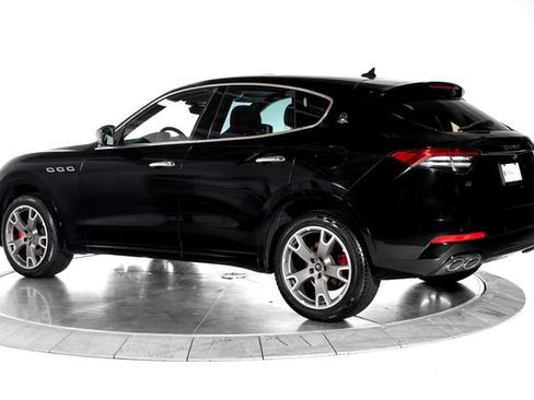 Used 2021 Maserati Levante AWD/4WD image 3