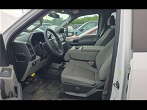 Used 2019 Ford F250 XL w/ Power Equipment Group RWD image 5