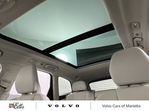 Used 2025 Volvo XC60 B5 Plus w/ Climate Package image 16