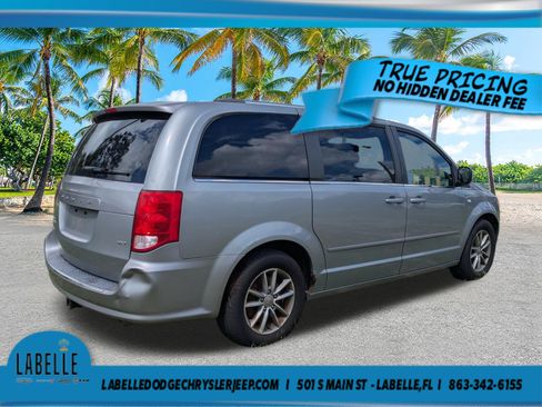 Used 2014 Dodge Grand Caravan SXT FWD image 4