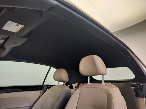 Used 2015 Volkswagen Beetle TDI FWD image 10