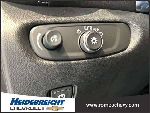 Used 2024 Chevrolet Blazer LT w/ Convenience Package FWD image 30