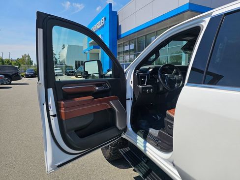 Used 2024 GMC Sierra 2500 Denali Ultimate w/ Max Trailering Package AWD/4WD image 22