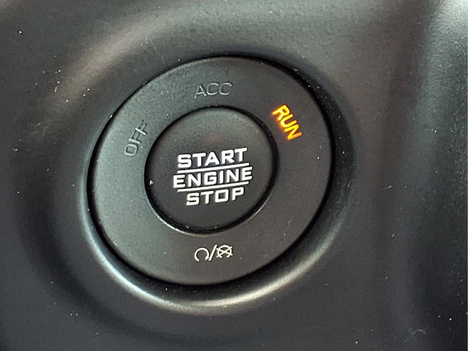 Used 2022 Jeep Wrangler Unlimited Rubicon w/ Cold Weather Group AWD/4WD image 25