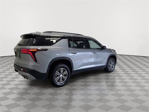 Certified 2025 Chevrolet Traverse LT image 12