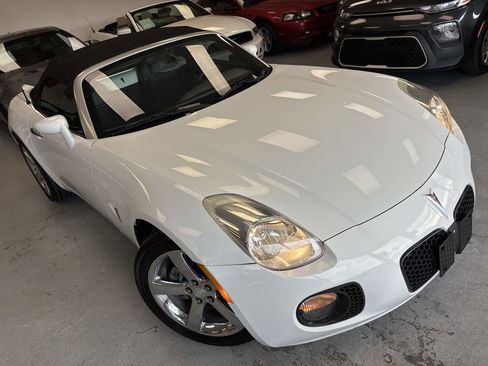 Used 2009 Pontiac Solstice GXP w/ Premium Package image 8