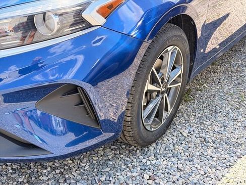 Used 2023 Kia Forte LXS FWD image 5