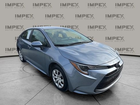 Used 2025 Toyota Corolla LE image 7