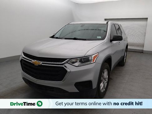 Used 2021 Chevrolet Traverse LS image 1