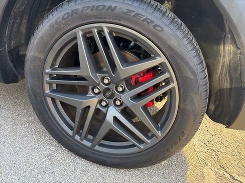 Used 2025 Ford Explorer ST image 5