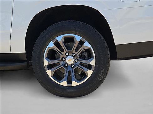 New 2026 Chevrolet Suburban LS w/ Max Trailering Package AWD/4WD image 10
